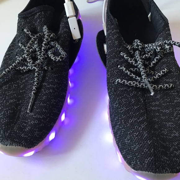 Remote Controlled Light Up Sneakers - Picture 7 of 8